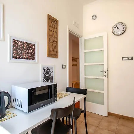 Carpegna Park Apartment By Cornelia Subway-3
