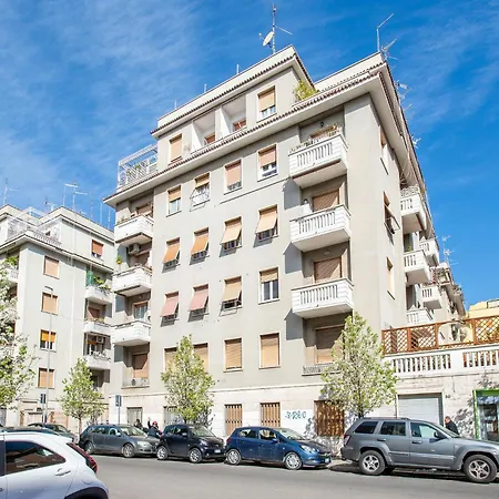 Carpegna Park Apartment By Cornelia Subway-2